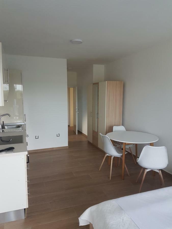 Apartmani Ivkovic Funtana Eksteriør bilde