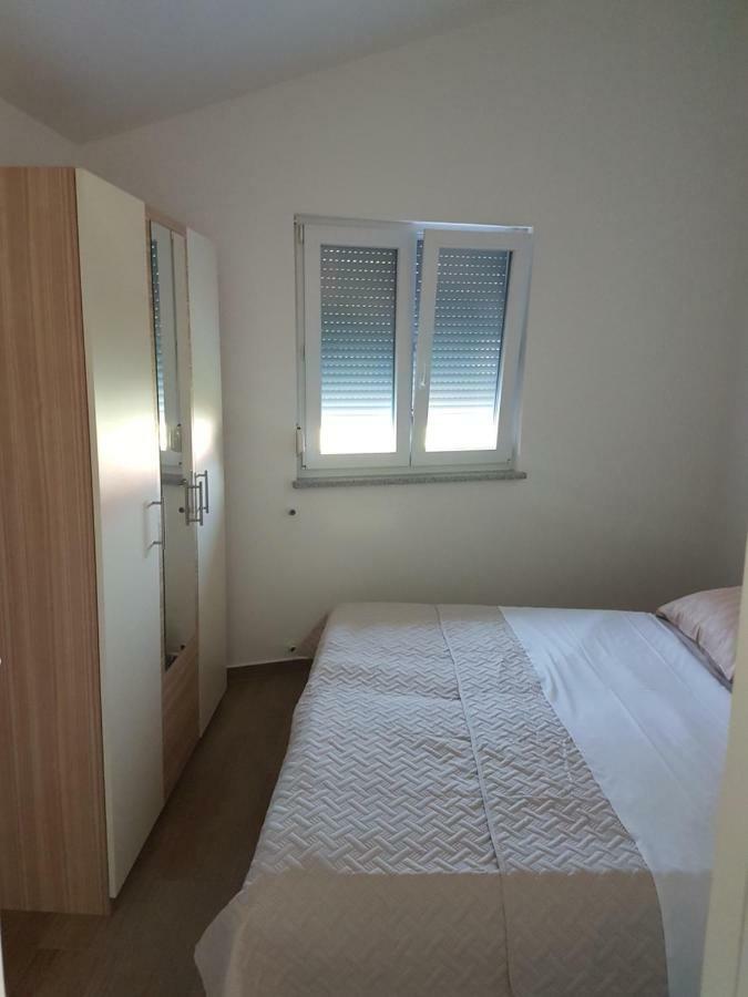 Apartmani Ivkovic Funtana Eksteriør bilde